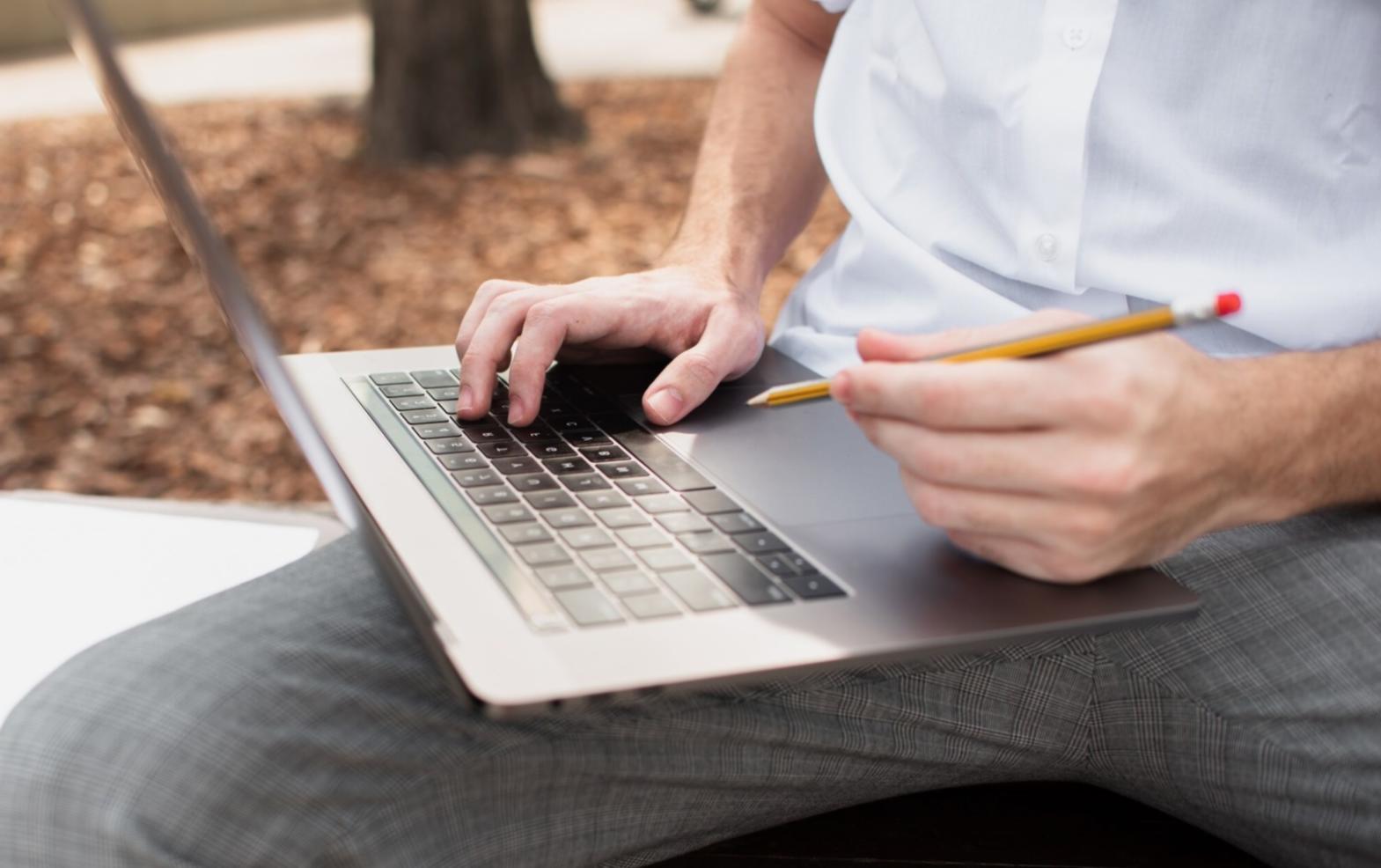 Студенты на практическом занятии по бюджетированию